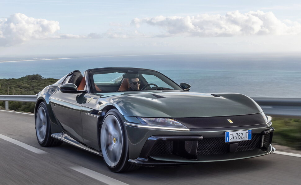 Ferrari 12Cilindri Spider: il canto del V12 sotto il cielo aperto